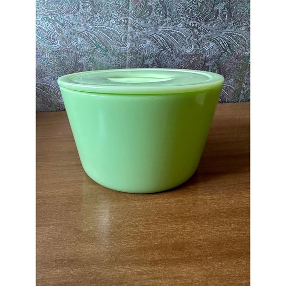 1930s Jeannette jadeite bowl with lid - Picture 10 of 10